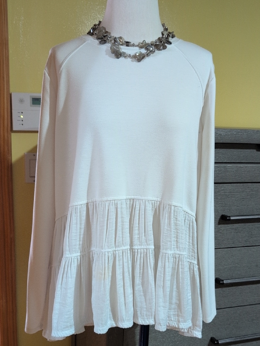 Simply Vera Vera Wang Off White/cream Textured ruffled Top